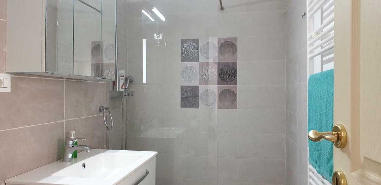 Costy Central Apartament בראשוב מראה חיצוני תמונה